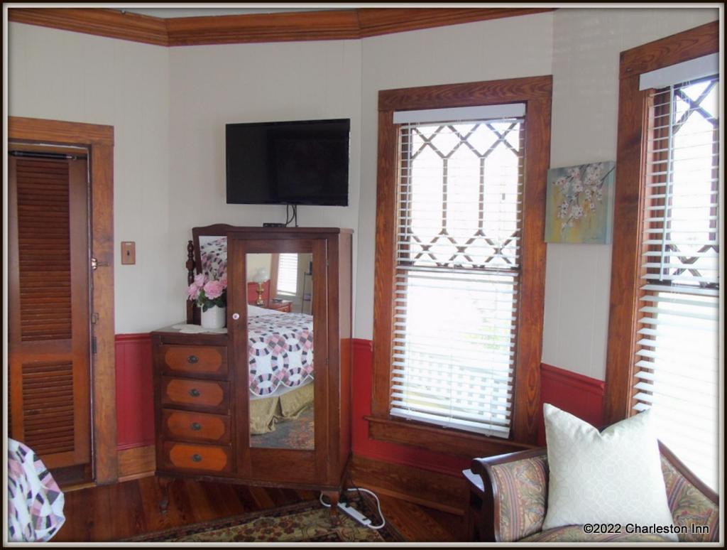 The Charleston Inn Hendersonville Nc Екстер'єр фото